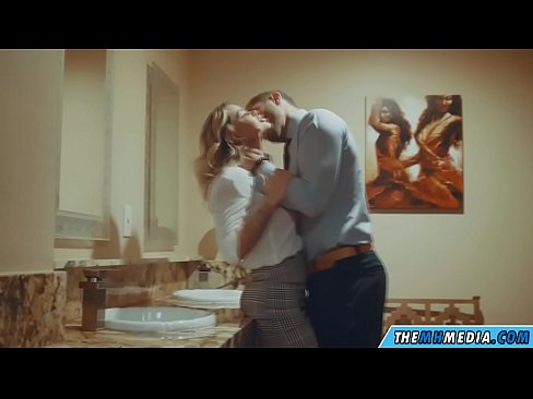 ❤️ Xa i-blonde ene-busty ikuhenda kwindlu yangasese yoluntu Isondo kumanyala xh.porno-negrov.ru ❌️